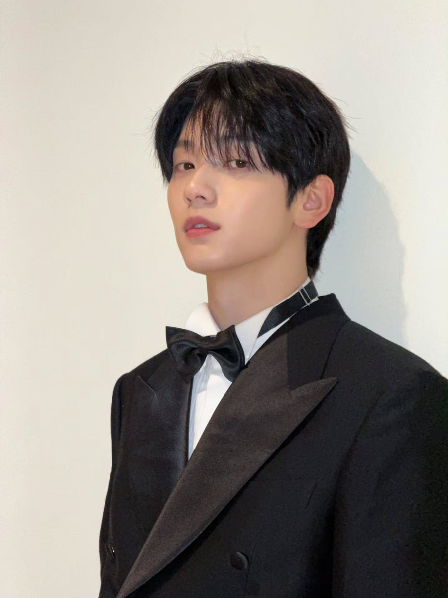 translatingTXT's tweet image. [260112] #soobin (@.page.soobin) instagram

“a fashionista in a suit”