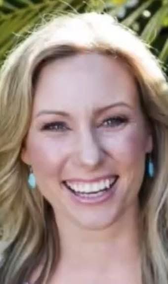 1Nicdar's tweet image. 🚨REVEALED: The last woman shøt by Minneapolis police was a White woman named Justine Damond, who was killęd by a Somali officer after she called for help. 

Not a single democrat spoke out or protested in her defense.