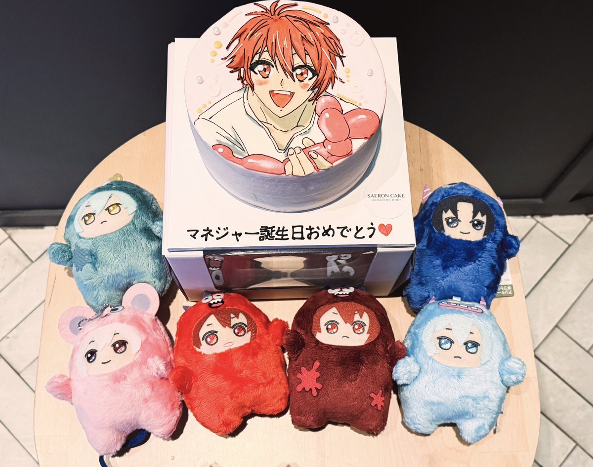 오랜만에 오타쿠 행사 겸 생일 케이크 선물 주기 성공 ✌️❤️