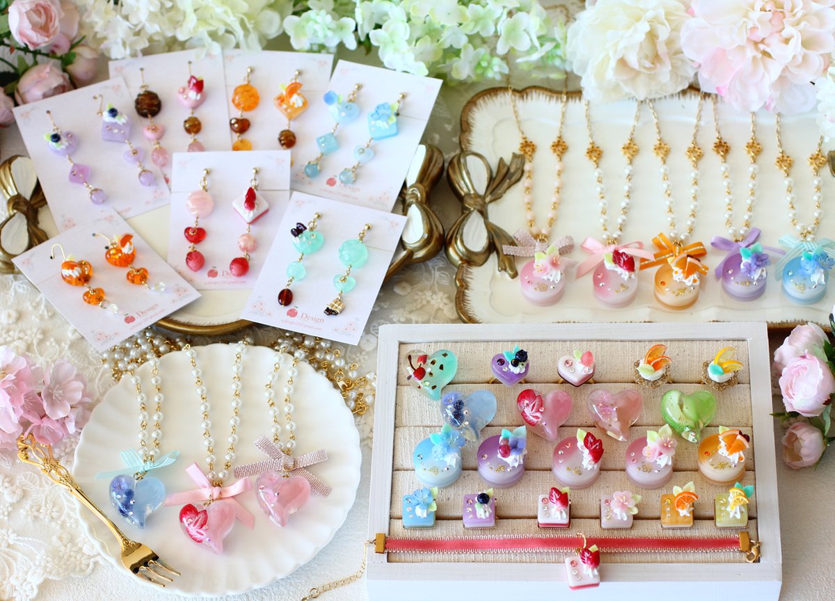 遊びに行きます🫡 個人的にいちごのアクセサリー欲しいので、初日