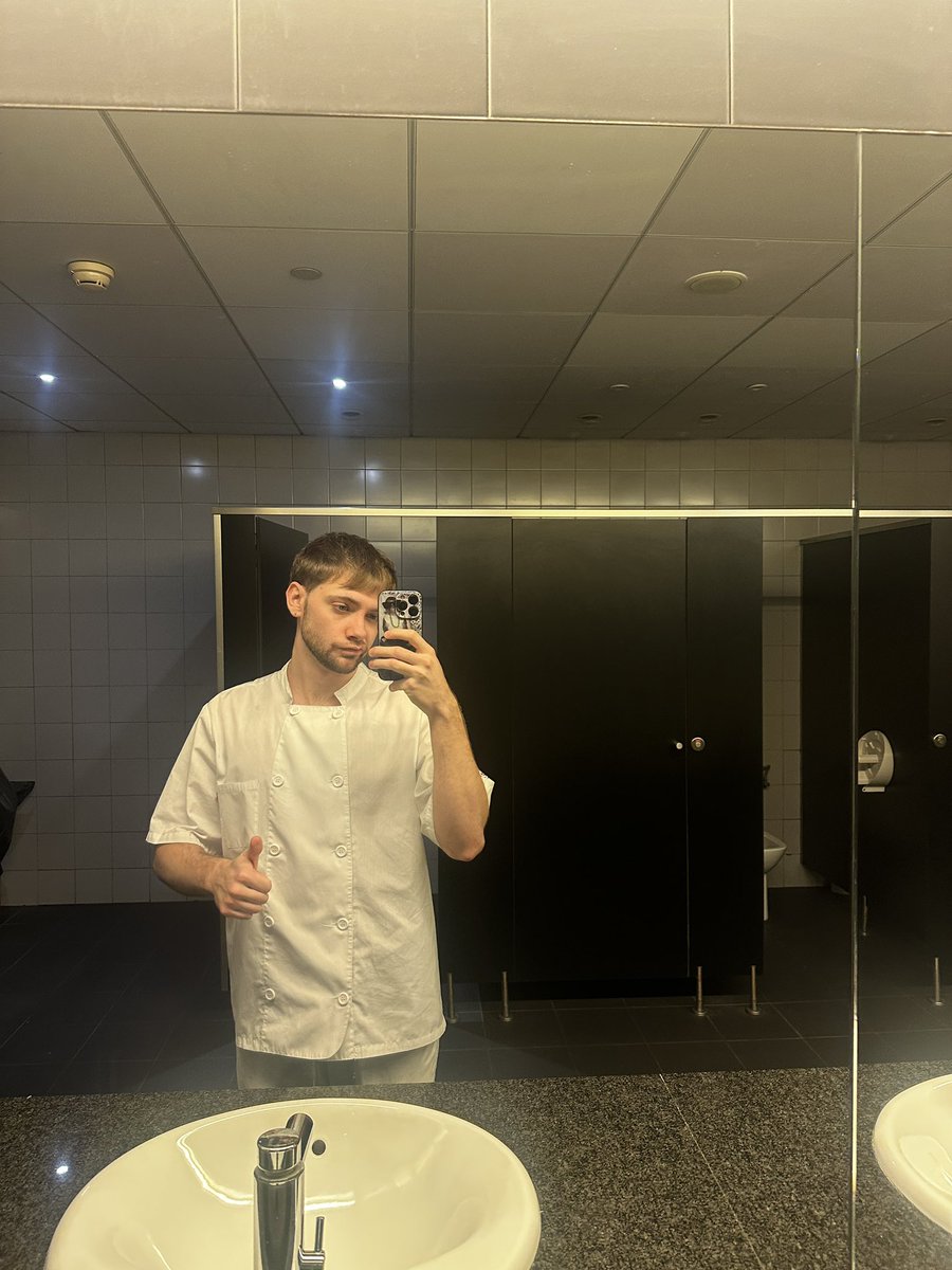 AlexBlunt🌱 tweet media