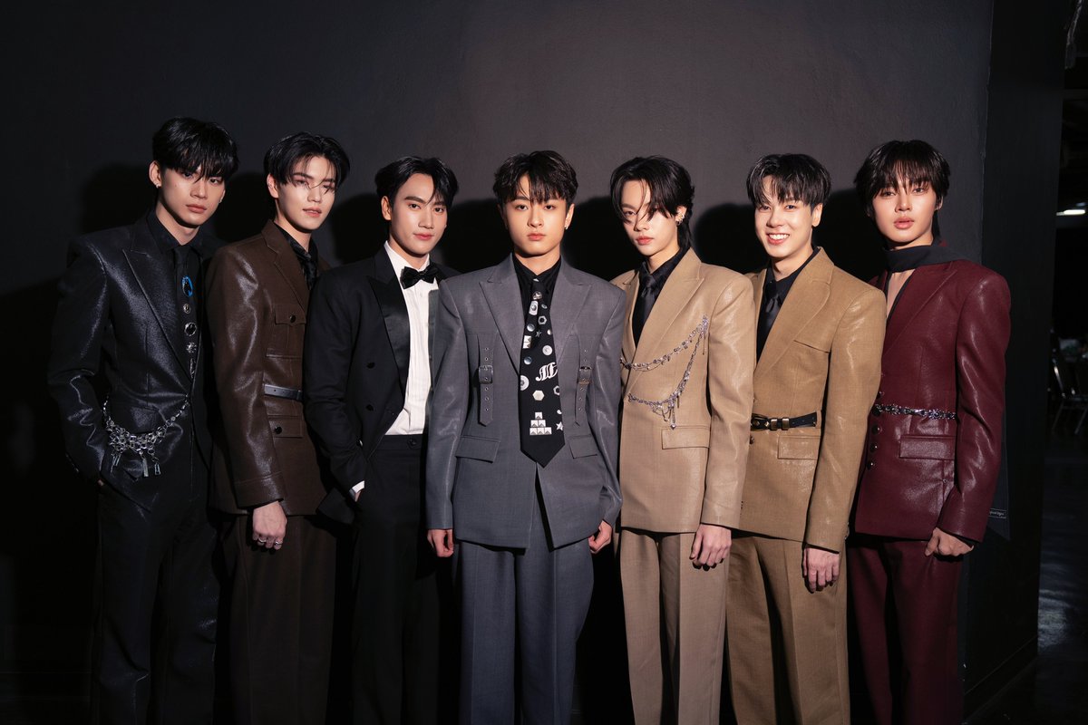 “ปัง” “นอร์ท” “พอร์ช” “ฟีฟ่า” “อ๊อตโต้” “เวฟ” และ “พีท” ร่วมงานประกาศรางวัล Y Universe Awards 2025 ✨️

<a href="/pung_phirunwat/">pung_pung</a> <a href="/JAONORTHiom/">JaoNorth</a> <a href="/PorschePochi/">พอร์ชโพชิ</a> <a href="/ottoottoo_/">Ottoottoo</a> <a href="/Fifa_thanut/">FIFA</a> 
<a href="/waavetnp/">waveee</a> <a href="/pete_nvich/">Pete.nvich</a> 
#YUniverseAwards2025xDMD