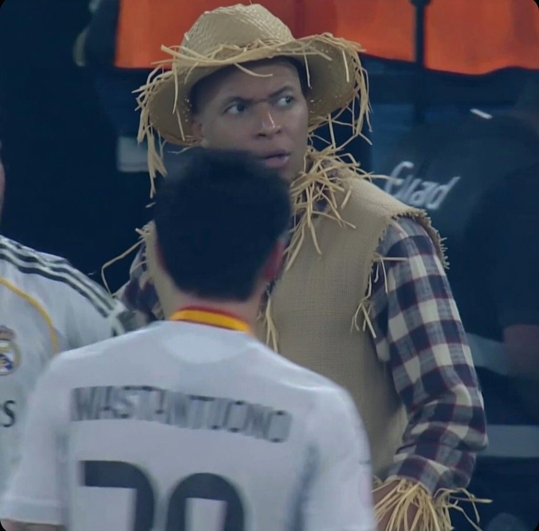 Borslord's tweet image. El espantatítulos.