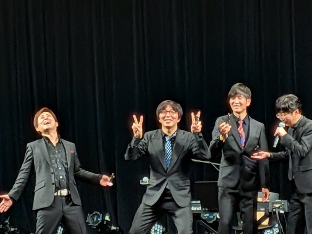 pagkiyo's tweet photo. 1/10RAGFAIR BRIDGEツアー行ってきました✨。
とっても楽しかった。
RAGFAIR、今も歌ってます。
#ragfairツアー https://t.co/jNdTbhaTVp
