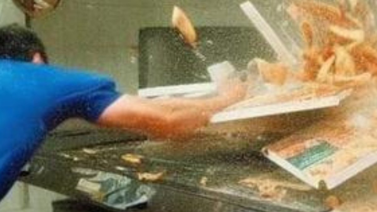 Domino's Pizza UK tweet media