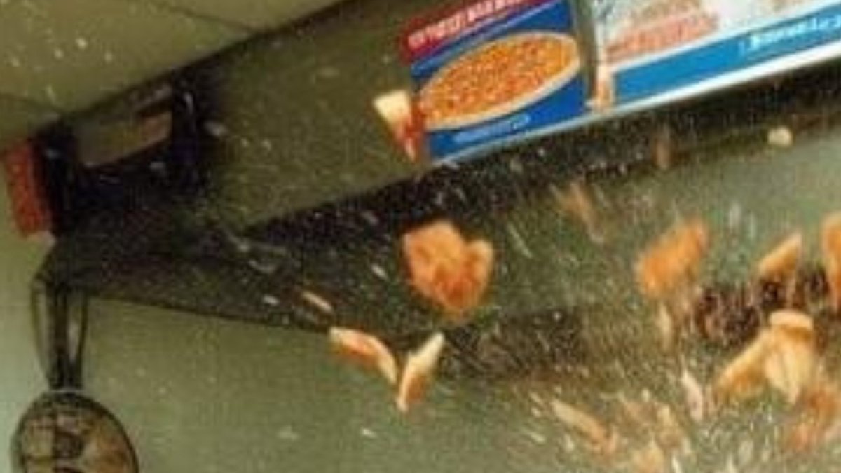 me when i see another 'tap the post'