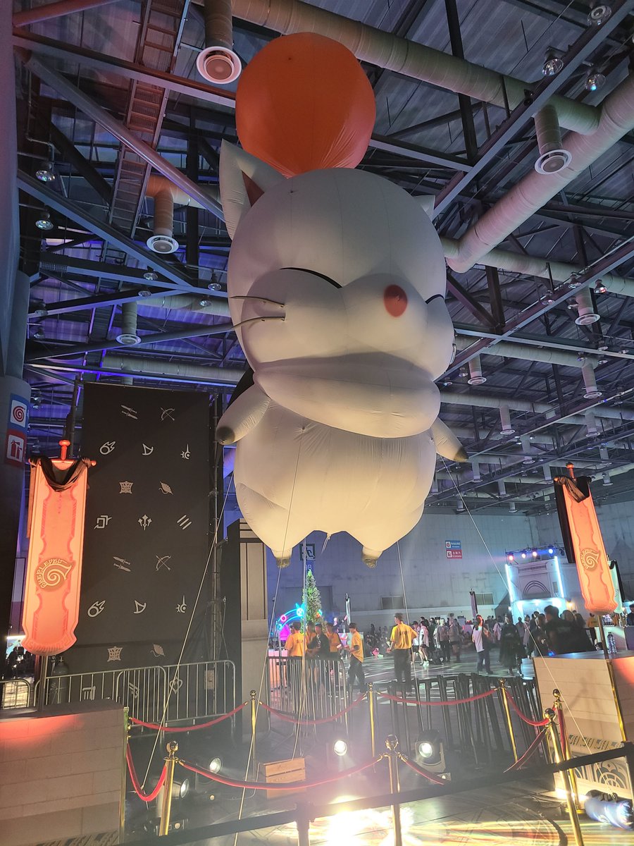 팬페 일반인 스탭분들 모그리 뭔지 몰라서 그냥 서로 곰돌이라 불렀다는거 걍 생각날때마다 은은하게 피식감임
모르는 사람이 보면 곰돌이같구나