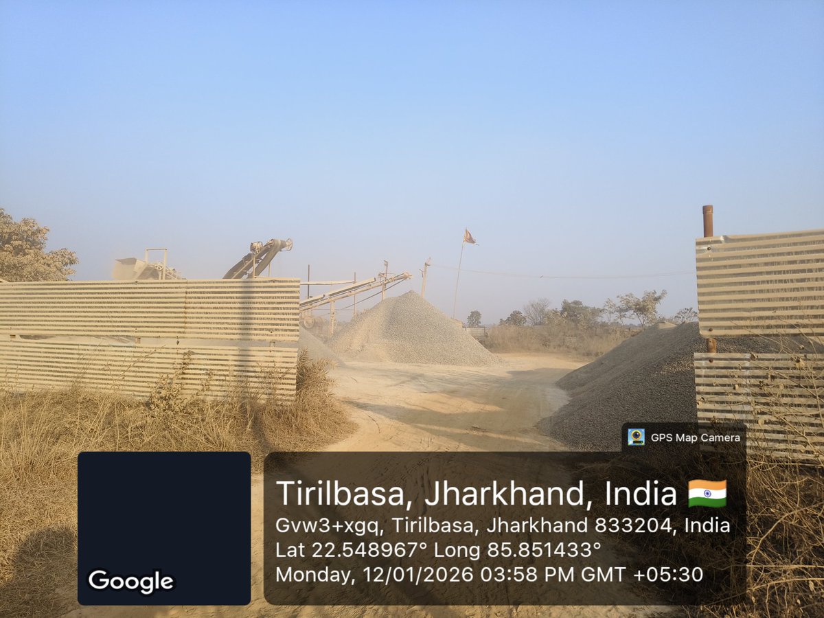 Ramharigope1's tweet photo. चाईबासा के तिरीलबुटा में शहर से मात्र 4–5 KM की दूरी पर अवैध गिट्टी क्रेशर धड़ल्ले से चल रहा है।
यह लापरवाही नहीं, प्रशासनिक चुप्पी है।
अगर अपराध नाक के नीचे सुरक्षित है, तो दूर-दराज़ का हाल समझा जा सकता है।
@DC_Chaibasa साहब, कार्रवाई कब?
@HemantSorenJMM @JharkhandCMO https://t.co/T82Jgzfa5J