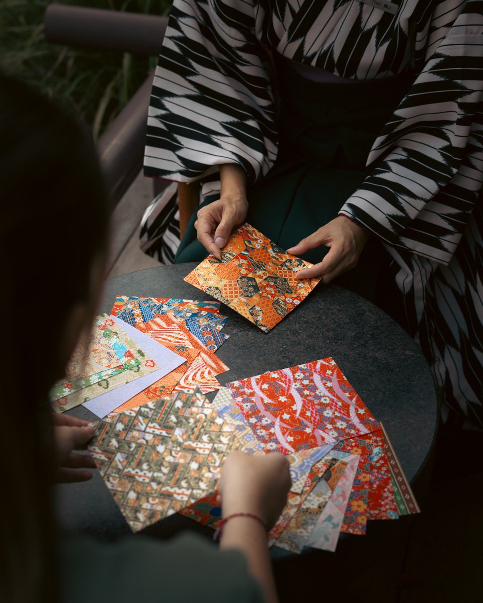 FSKyoto's tweet image. Join Nao, our Cultural Ambassador, for an intimate origami experience. Fold by fold, uncover the elegance of Japanese tradition and create your own moment of quiet reflection in the heart of Kyoto. カルチャーアンバサダーのNaoと一緒に、折り紙の世界を体験してみませんか。