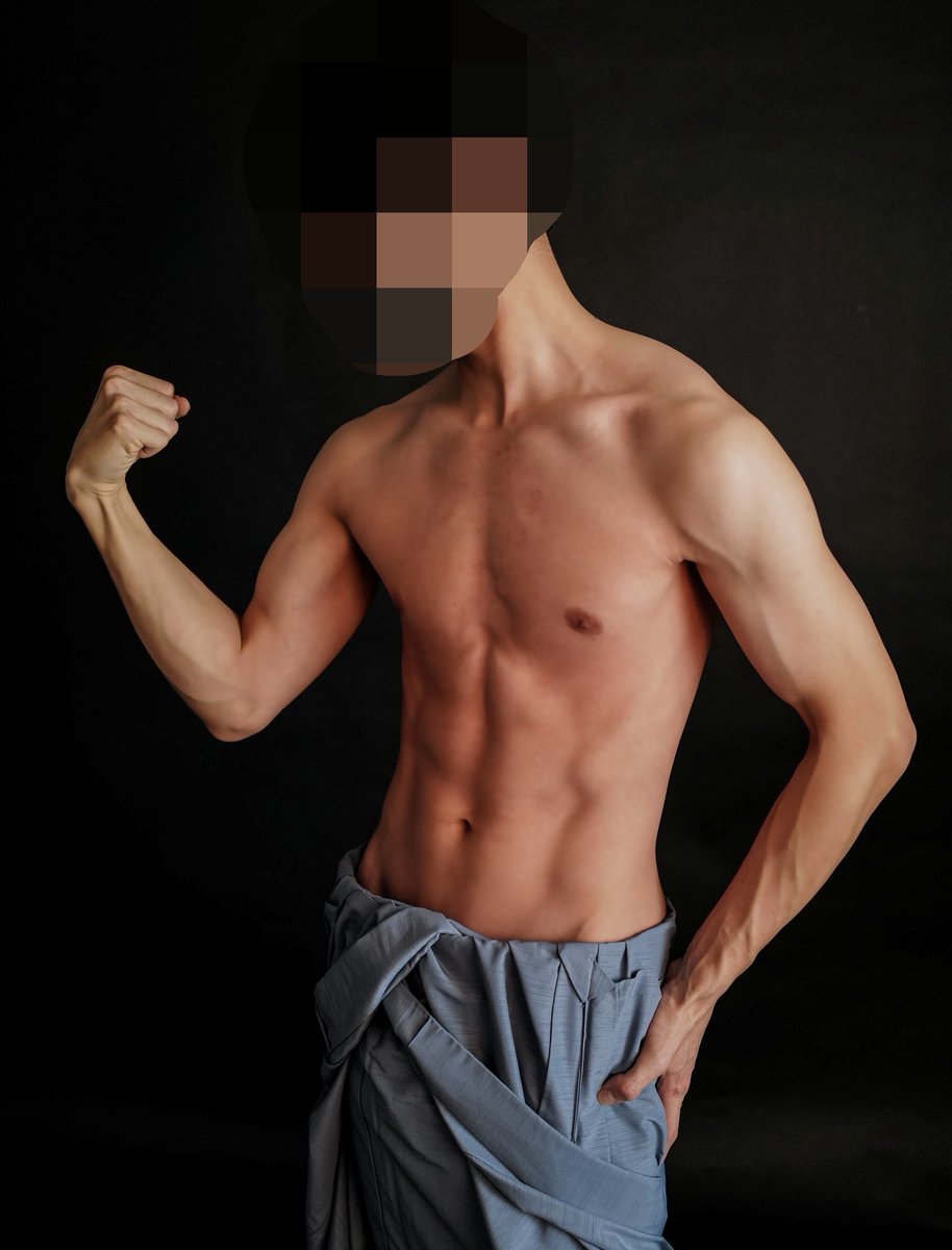 陰キャゲーマーが100日ガチで筋トレした結果
（ 上裸注意 ）
← 1日目　　　　　　　　　　　　   　　　　100日目 →