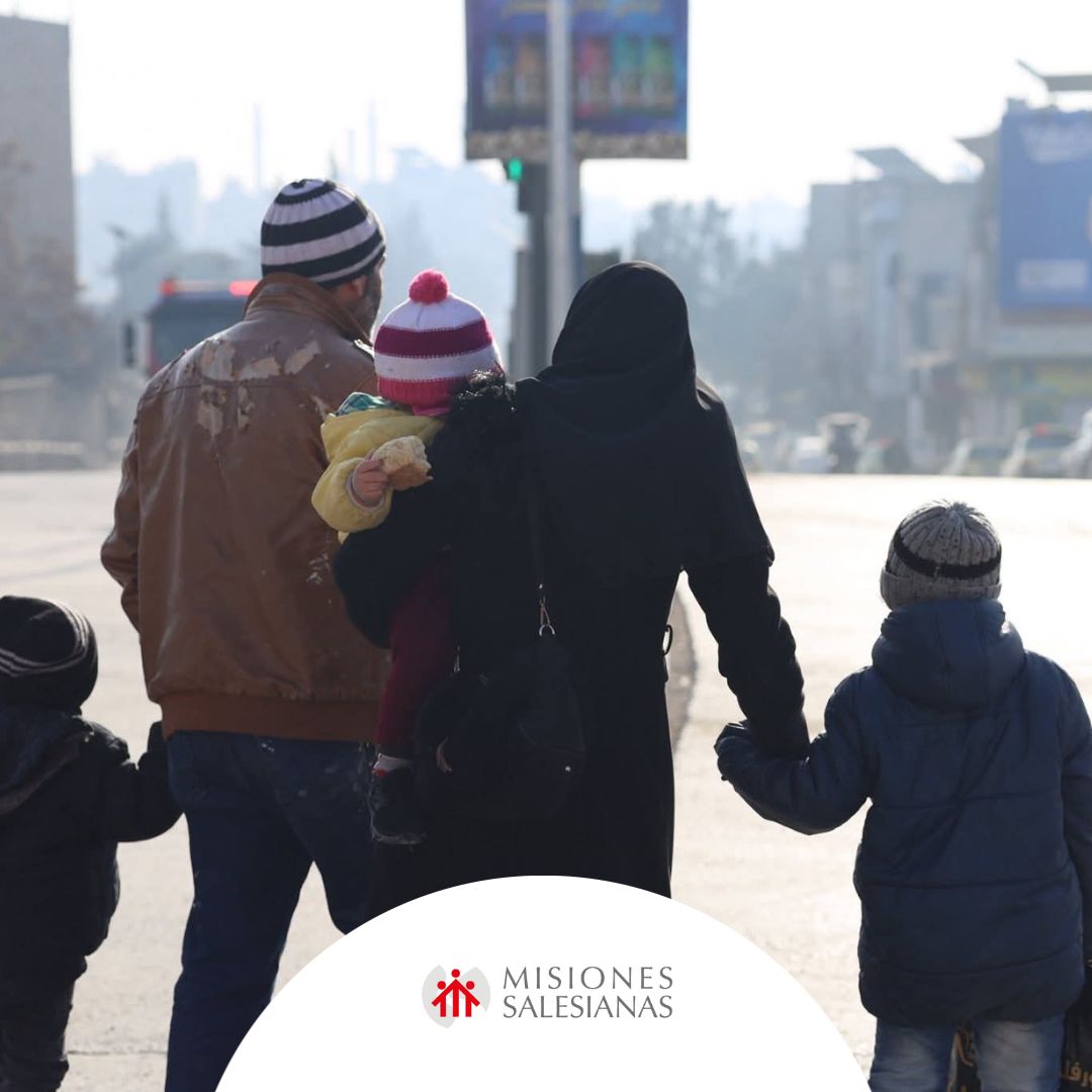 MSalesianas's tweet image. #NoticiaMS | Nueva ola de violencia en #Alepo.
Los enfrentamientos en el norte de #Siria han causado miles de desplazados.
Por seguridad, la obra salesiana de Don Bosco ha cerrado temporalmente.
La incertidumbre golpea de nuevo a menores y familias.
👉 f.mtr.cool/zbpmrybcik