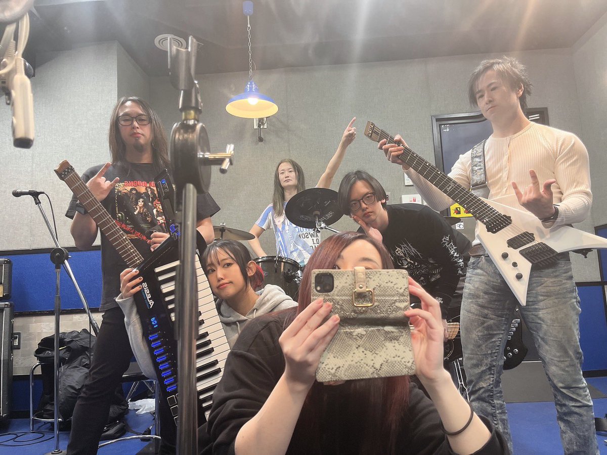 GhostCries tweet media