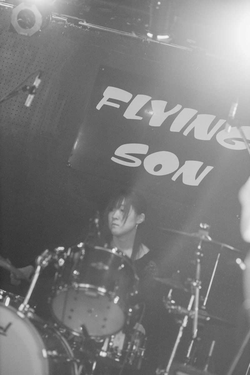 Sputnikcpythnk2's tweet photo. 12月27・28日
HPL企画
【水玉の祝祭】
冬の息は白く、どこか哀愁がある。
雪降る電灯の下僕らは何を求めるでもなく光に集まるだけ、
君が生きている世界を僕らは少し愛せた気がした。
そんな気がしたんだ

Photo by @taiyo_ninc https://t.co/lTxYLGPnod