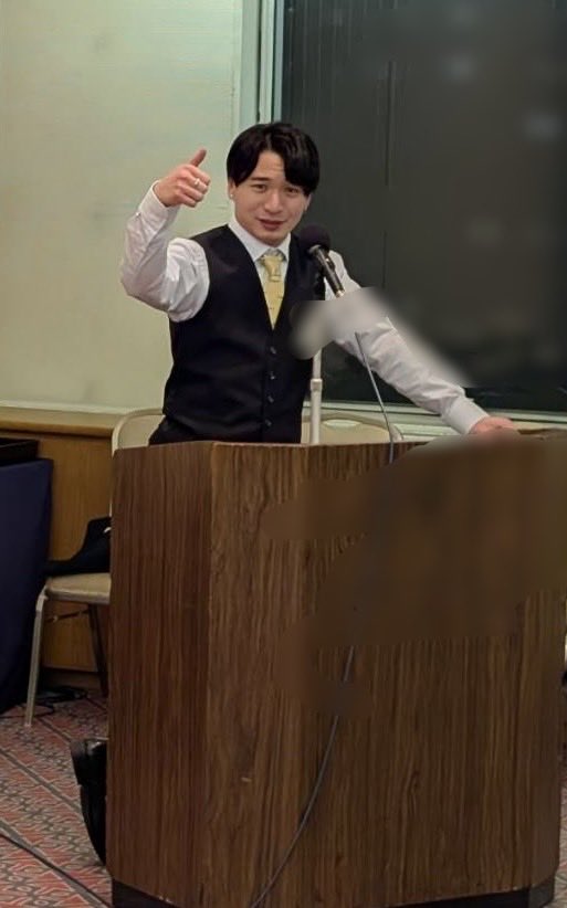 成人式（20歳を祝う会）でした‼️人と"成った"ことですし、これからは大人びた𝓢𝓮𝔁𝔂な作曲、DJを行なっていけたらな、と思います‼️ウフ〜〜〜〜〜〜〜ン💕💓💓（𝓢𝓮𝔁𝔂）

司会とかもやらせてもらって光栄でした‼️
司会でクタクタになってたら撮られた写真ワロタ