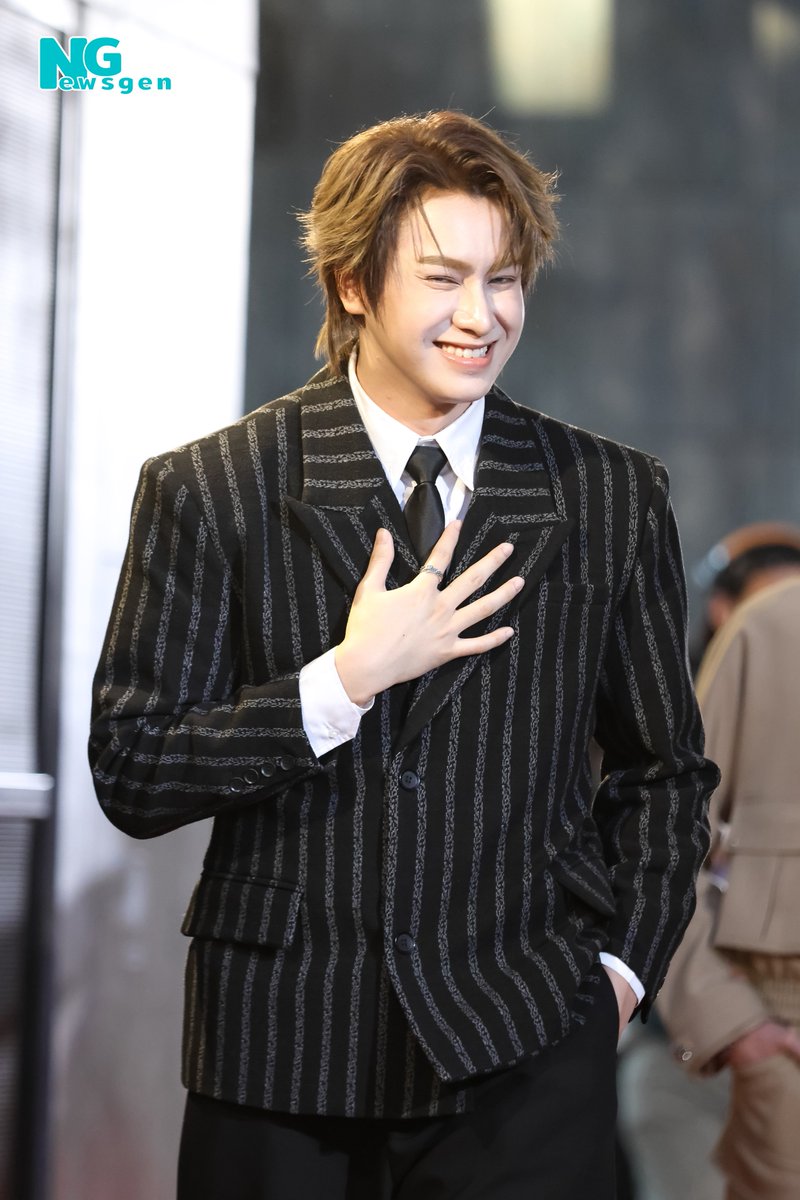 NGnewsgen's tweet photo. “สมาร์ท ชิษณุพงศ์” ร่วมเดินพรมในงาน “Y UNIVERSE AWARDS 2025”

YU AWARDS 5th ANV
#YUniverseAwards2025 #YUAwards2025
#YUniverseAwards2025xCSNP
#smartchisanupong #smartcsnp #CSNP https://t.co/4ZJ8NK7M7z