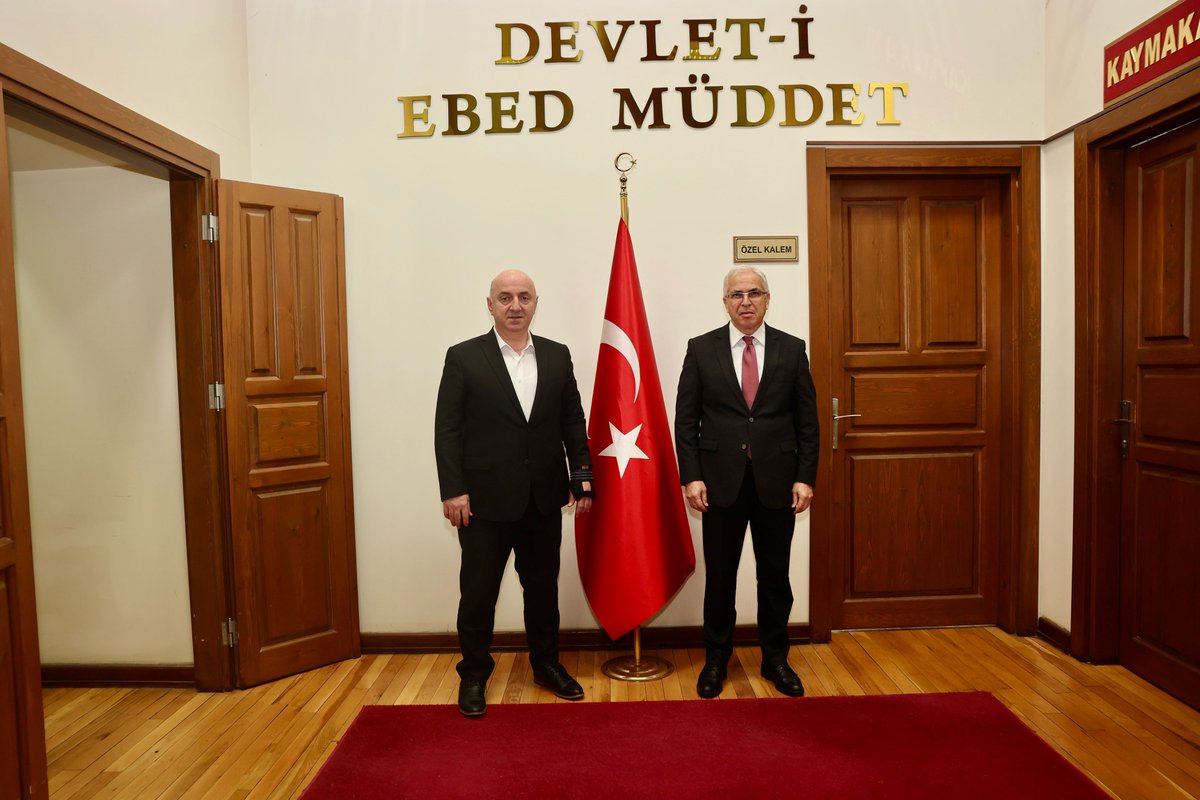 muzafferbiyik's tweet photo. Darıca Kaymakamımız Sn. Yaşar Dönmez'i makamında ziyaret ettim.

Misafirperverliklerinden ötürü değerli Kaymakamımıza teşekkür ediyorum. https://t.co/wkgzznLRzA