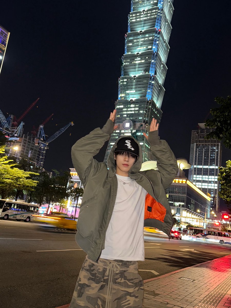 closeyoureyes_7's tweet image. #Taipei💫🖤

#CLOSEYOUREYES #클로즈유어아이즈
#CYE #클유아
#JEONMINWOOK #전민욱
#MAJINGXIANG #마징시앙  
#KIMSUNGMIN #김성민
#SONGSEUNGHO #송승호