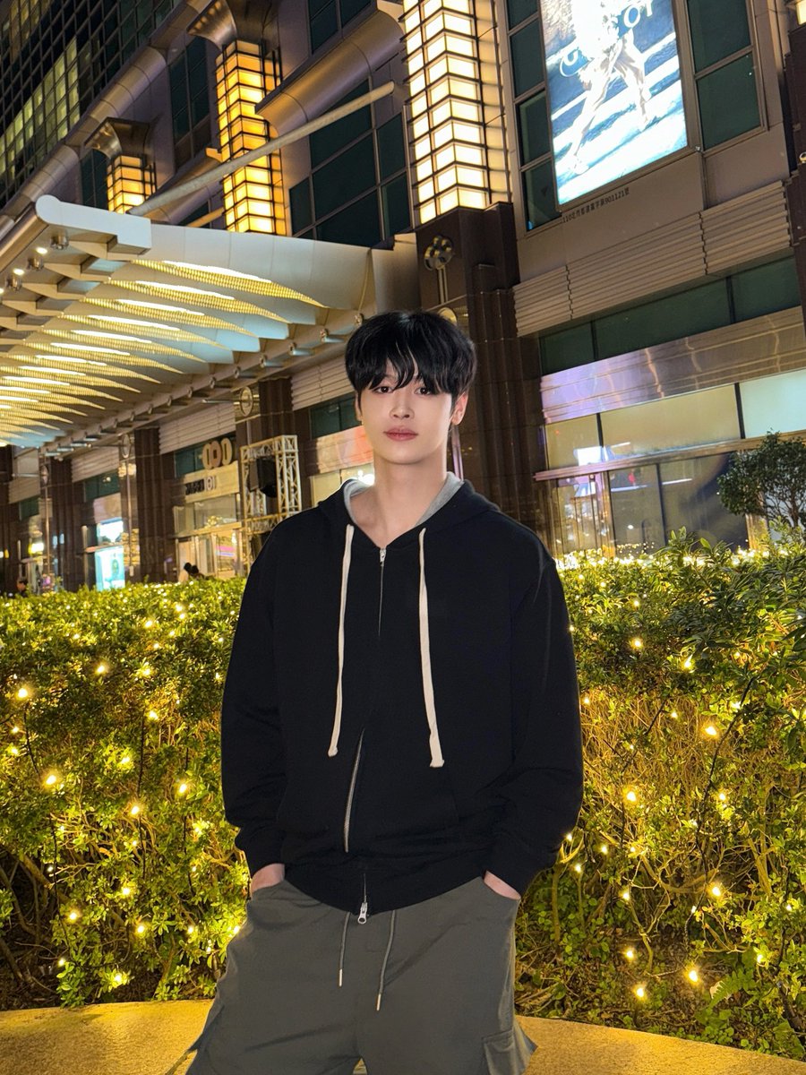 closeyoureyes_7's tweet image. #Taipei💫🖤

#CLOSEYOUREYES #클로즈유어아이즈
#CYE #클유아
#JEONMINWOOK #전민욱
#MAJINGXIANG #마징시앙  
#KIMSUNGMIN #김성민
#SONGSEUNGHO #송승호