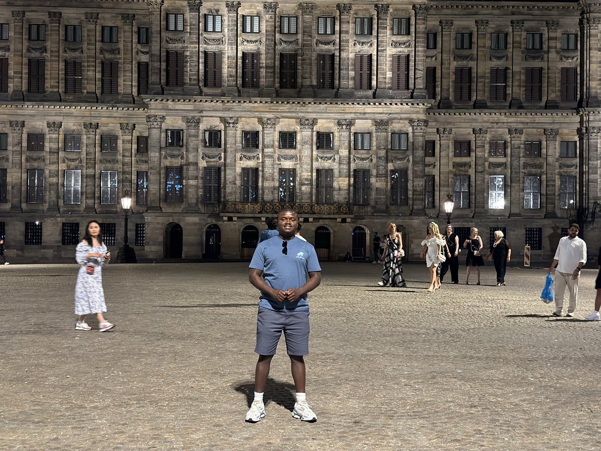 AareHmd's tweet photo. Three years ago today, I landed in the UK via Qatar Airways. My first international trip.

I was that naive guy with a simple plan. Finish school, get a job, start a life. In my head, everything was about stability.

Nobody prepared me for the mental toll.
The stress.
Loneliness
The anxiety.
The loss of identity.
Trying to fit into a completely different system and way of life.

It was rough.

There were long periods of uncertainty. Depression. Lost relationships and friendships. Days filled with tears. I remember one particular day coming back from Birmingham. I was on the train and suddenly started crying for no clear reason. I was just exhausted. Completely drained. Many days like that. 

I never had financial issues, and honestly, I can only imagine how much harder it must have been for those who struggled to pay school fees while trying to survive here.

Today, I am grateful. Truly grateful.
Grateful to Almighty Allah for giving me the strength to push through when it felt unbearable. Many of my prayers are being answered in ways I once only hoped for.

Cheers 🥂 to more good years.
More opportunities.
More love.
More growth.
More stability.

Alhamdulillah ❤️