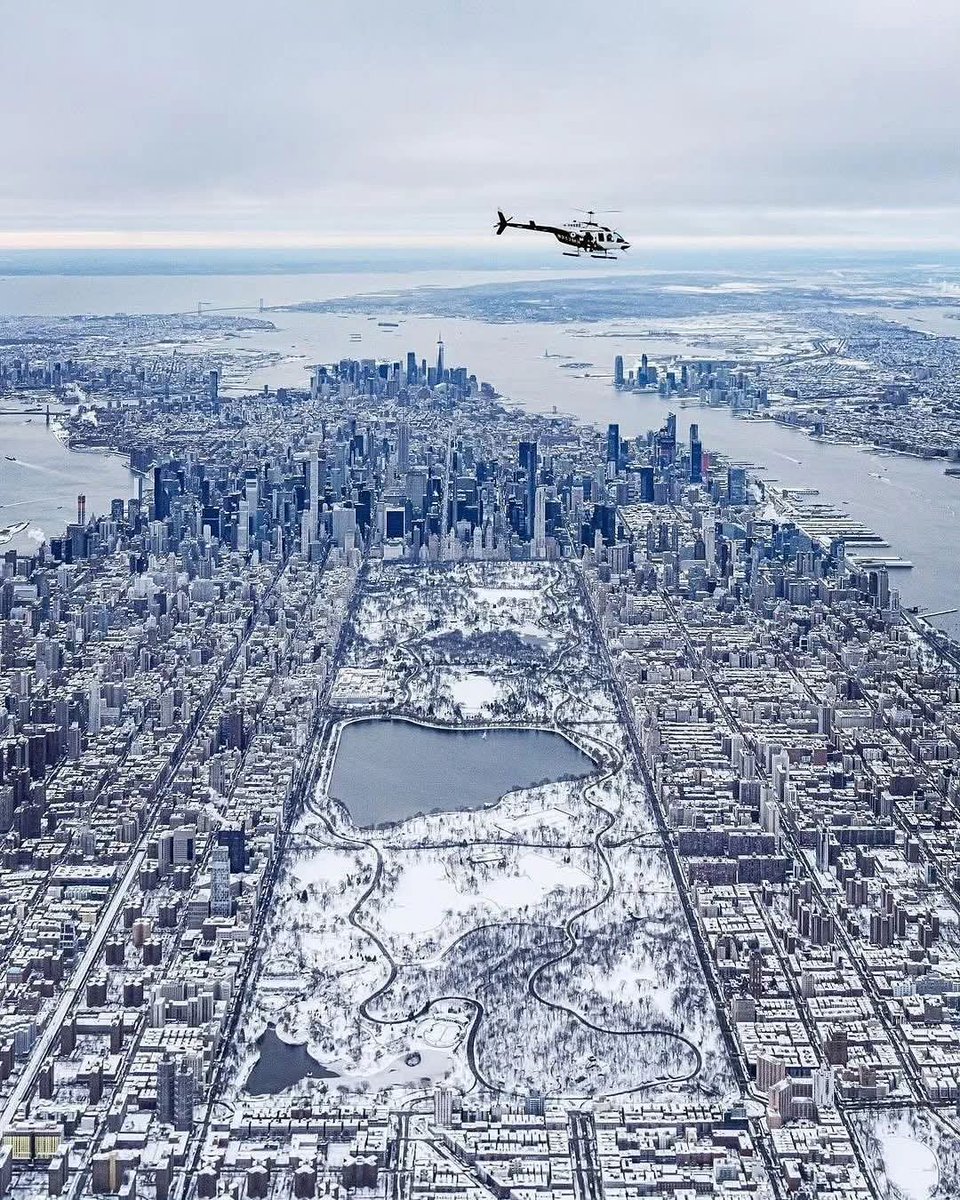 PrettyCitiesX's tweet image. Winter in New York City 🗽