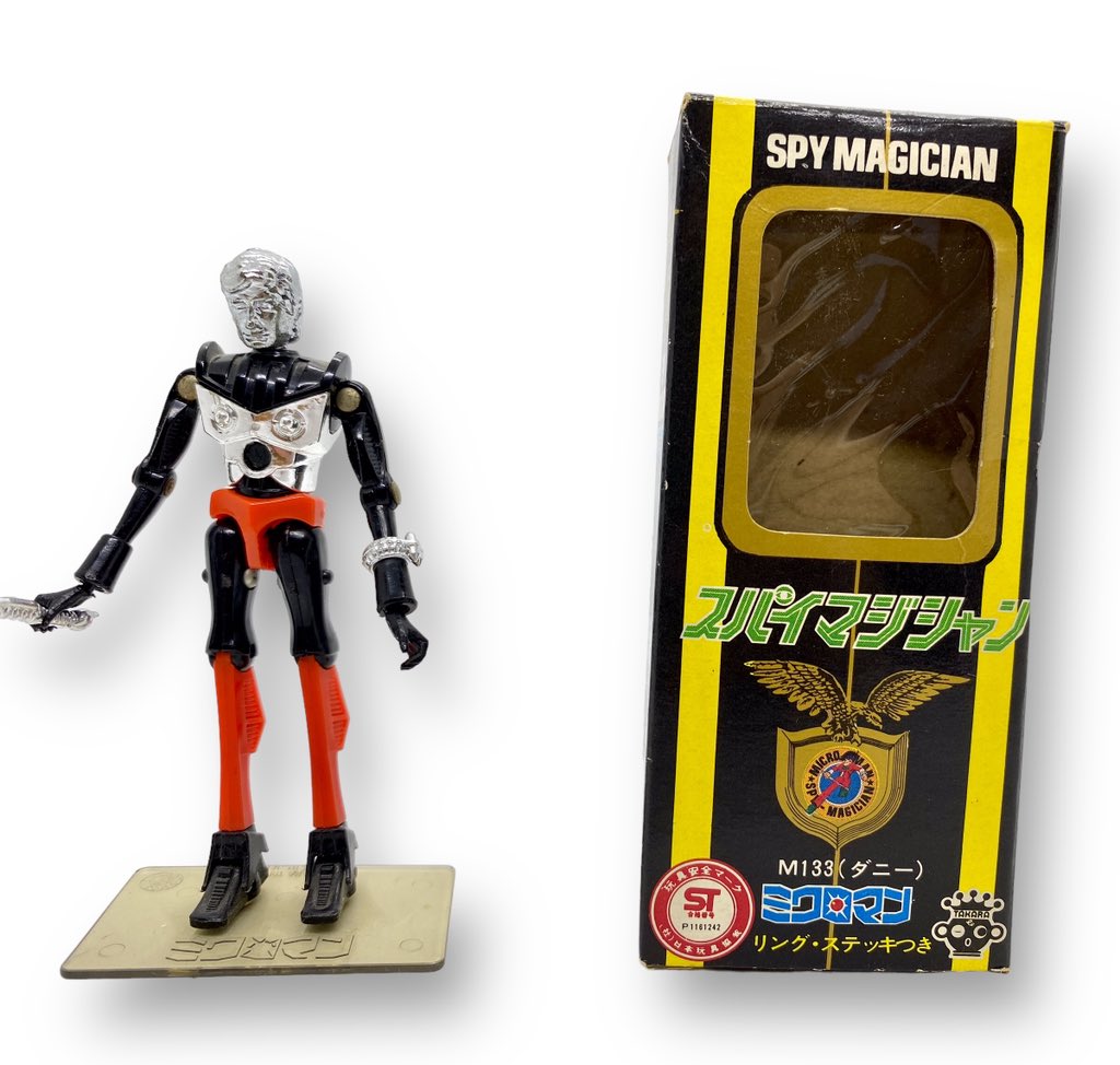 スパイマジシャンM133ダニー。射撃や爆破などの実技指導がうまい