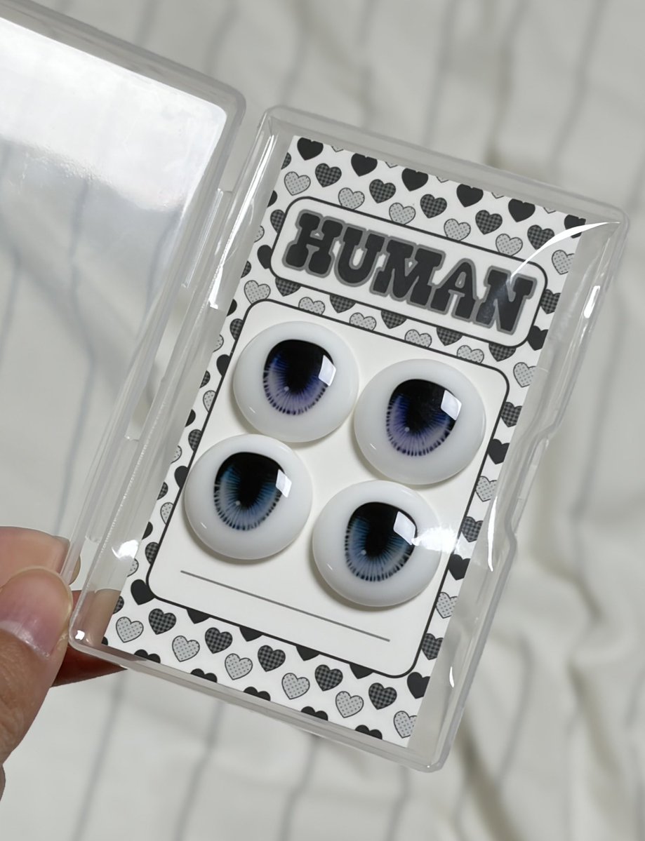 프젝에서 선주문했던 사람님 안구 개봉💓
새식구 메컵 하고 써봐야지😌