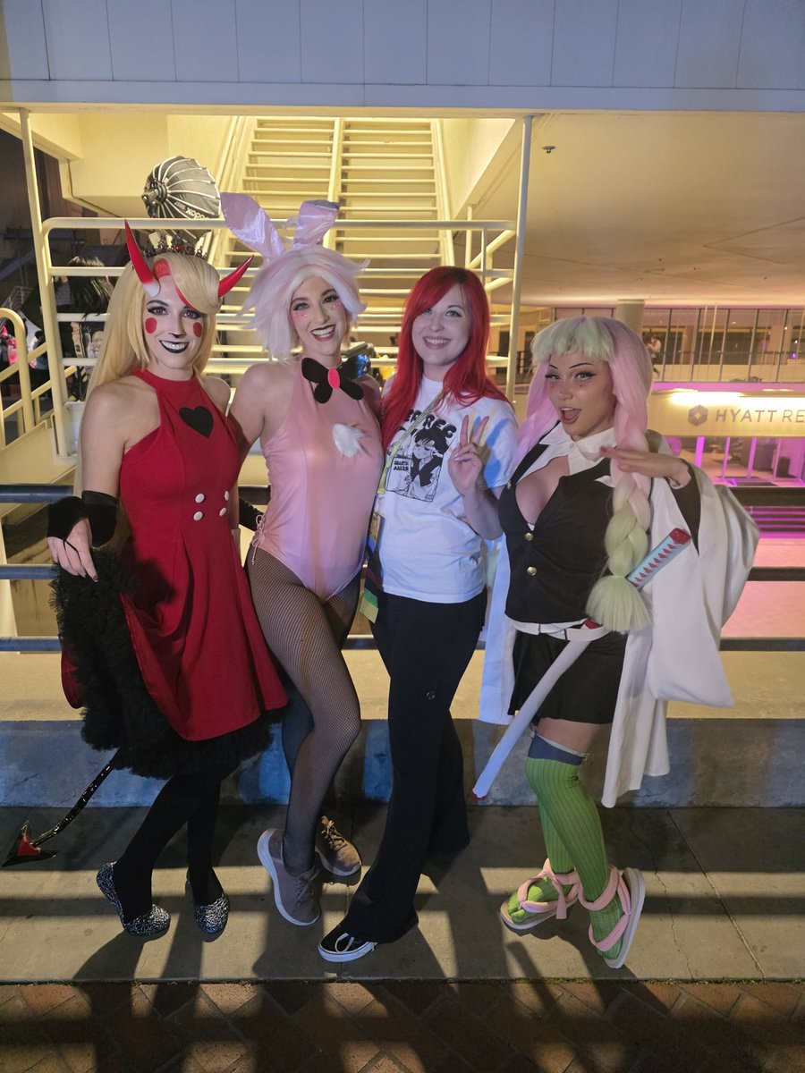 Had so much fun at ALA! Made so many memories and new friends. This was my first time at this con and I 100% plan on coming again. 

#cosplay #animelosangeles