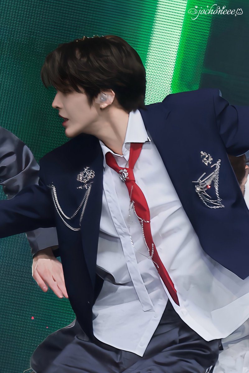 J.ochoneee tweet media