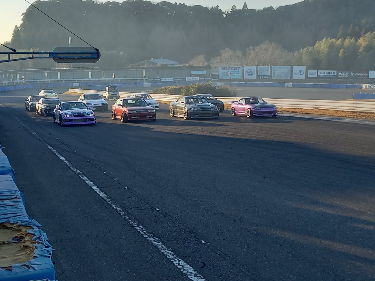 おもてなし走行会2026

本当に楽しくてかっこよくて最高でした！
冬ですが夫婦揃って軽く顔の日焼けしました(笑)

ありがとうございました！

#おもてなし走行会2026
#上野高広
#茂原サーキット