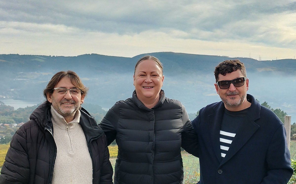 bodegelparaguas's tweet image. Muy contentos con las valoraciones de Beth Willard para @timatkin en el informe #Galicia 2026 de los mejores #vinos. Todos los blancos de @bodegelparaguas en el  #top 100.