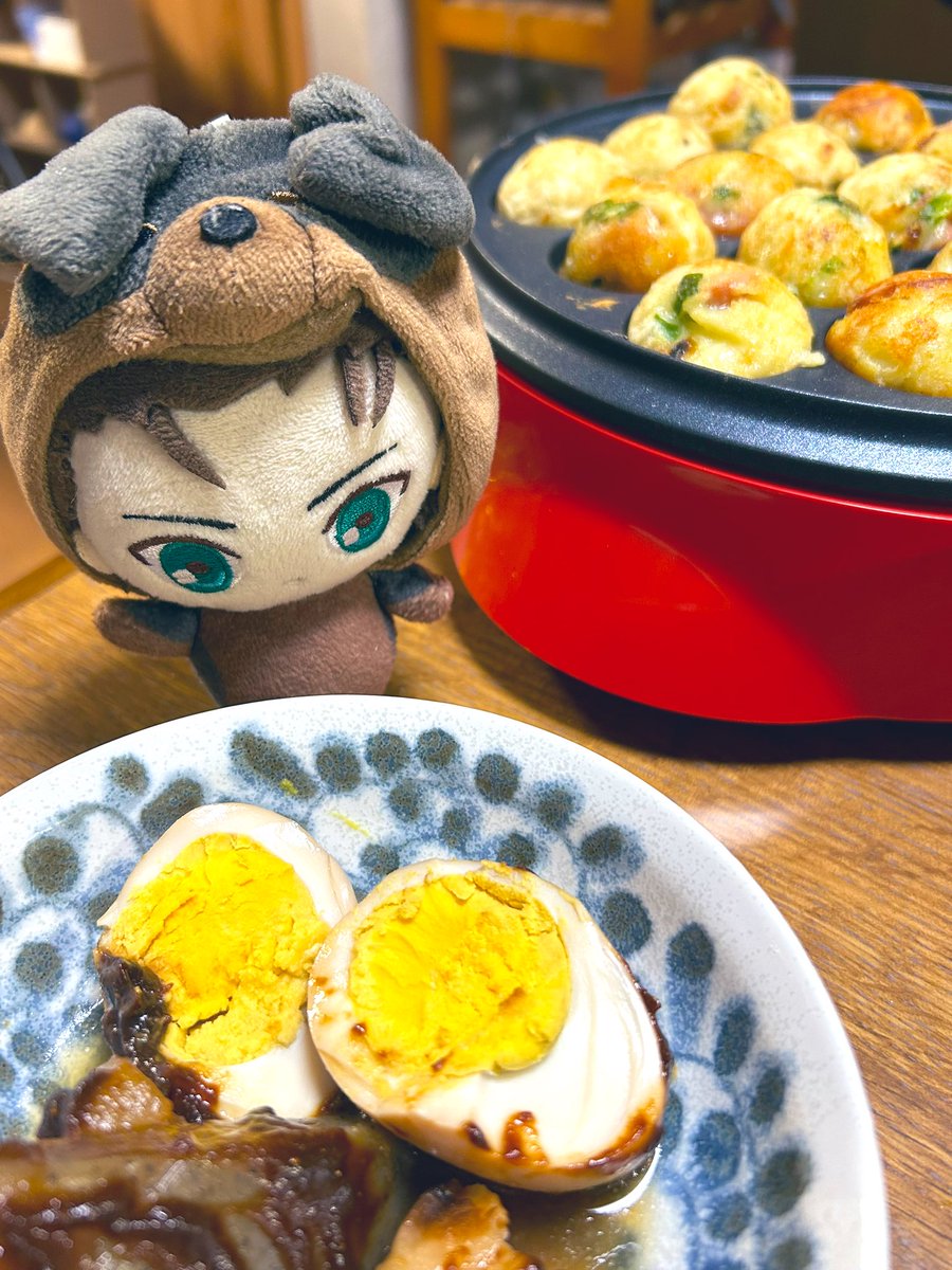 大阪のおいしいものを食べていたのに、突然のみそおでんに困惑する19わん🐶