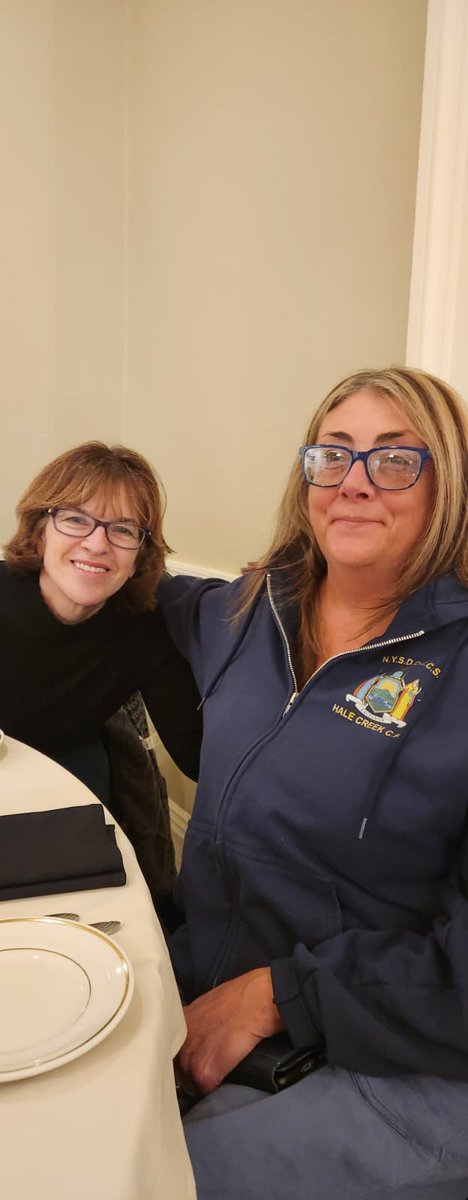 NYSPEF's tweet image. Members of Division 390 at Hale Creek Correctional Facility enjoyed a fantastic holiday celebration filled with great food, camaraderie, and fun.

PEF Vice President Randi DiAntonio and Regional Coordinator Chris Dunham were proud to attend and celebrate with members. Special…