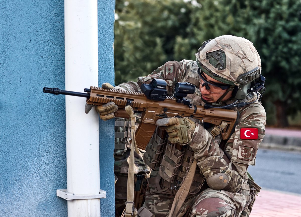 Bir adım önde, her an hazır!🇹🇷

#MillîSavunmaBakanlığı
#GününFotoğrafı 📸