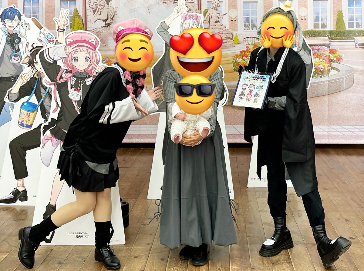 yanchanyade's tweet photo. あとほんとに嬉しかったんだけど、ンゴちゃんと叶さんのレイヤーさんにお写真一緒に撮ってもらったの〜🤗✨
スペイン村すごい景色いいからコスプレがバエるの良いよね！
可愛いンゴちゃんとカッコいい会長さん、優しいカメラマンさん本当にありがとうございました😘💞 https://t.co/JjSoOwX5FP
