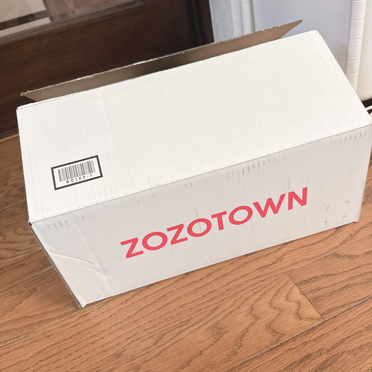 k_kanako16's tweet photo. @zozojp #ZOZOSALE箱CP 
ZOZOから白箱届いた🥰 https://t.co/aPFzxwnxPL