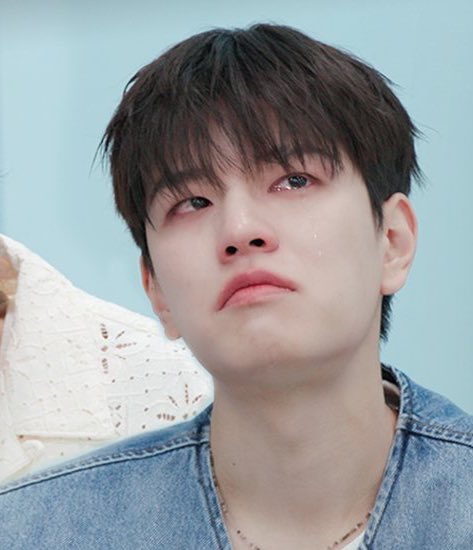 SEUNGM1NE's tweet image. Ep.1😭                                      Ep.28😭