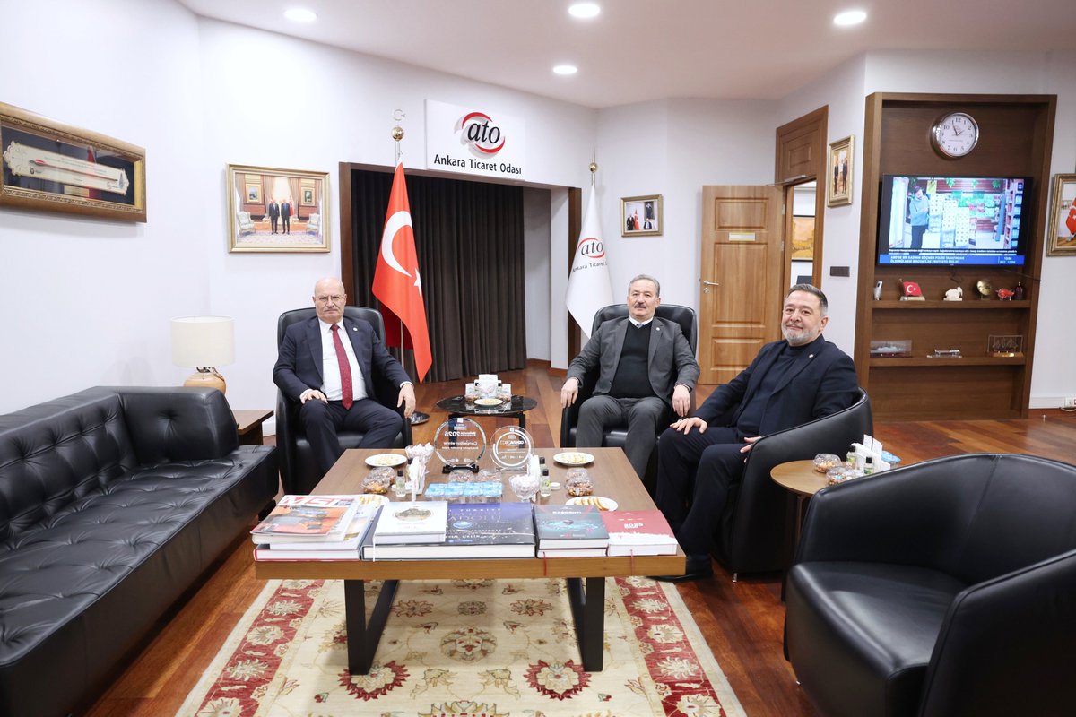 Ankara Ticaret Odası Yönetim Kurulu Başkanı <a href="/GurselBaran/">Gürsel Baran</a>, ATO'nun 62 No’lu Gayrimenkul Danışmanlık Hizmetleri Meslek Komitesi Başkanı Kenan Bayram ve Meclis Üyesi Deniz Sayın'ı kabul ederek, çalışmaları hakkında bilgi aldı.

<a href="/kenanba73465695/">Kenan Bayram</a> <a href="/Denizssayin/">Deniz SAYIN</a>