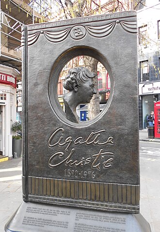 Bibliomaniatico's tweet image. 50 AÑOS SIN LA REINA DEL CRIMEN.
12 de enero de 1976, falleció la escritora estadounidense Agatha Christie, publicó 66 novelas policiales además de obras de teatro, seis novelas románticas, historias cortas, dos autobiografías y dos libros de poesía.

¿Cuál libro es tu preferido?