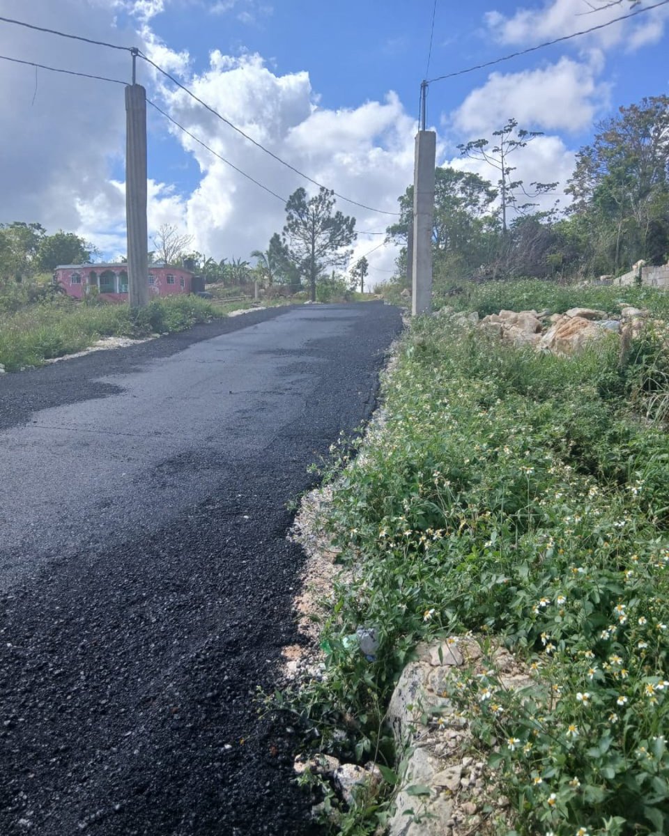 zaviamayne's tweet image. #ConstituencyUpdate

A brand new road has been constructed in George North, Battersea under RADA’s Farm Roads Repair Programme.

These improvements are critical to supporting our farmers, improving access, and strengthening livelihoods across the constituency. 
 
 #Southweststann