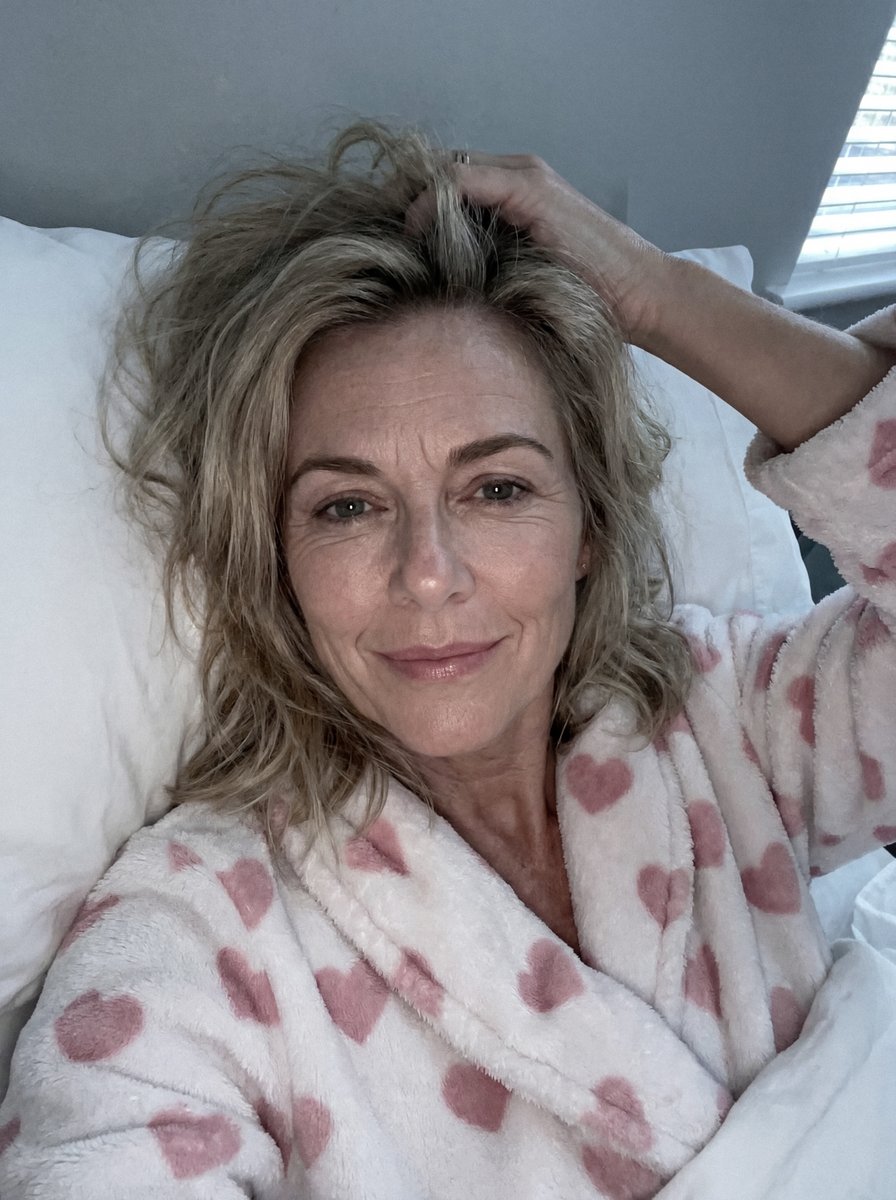 Sarah Steele tweet media