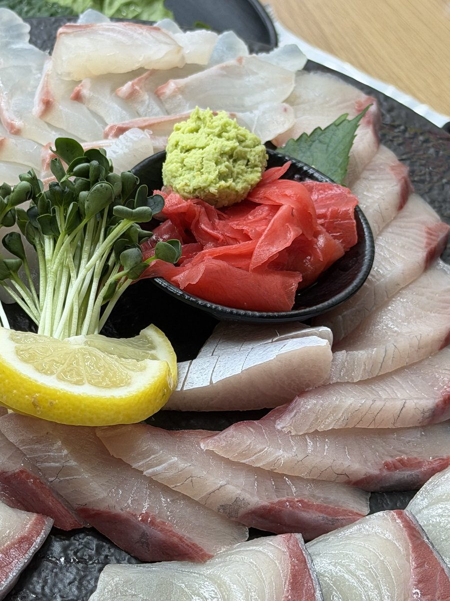 12245O2's tweet image. 세상: ㅈ대바라
오빵이들: 이리와...많이 힘들었지?