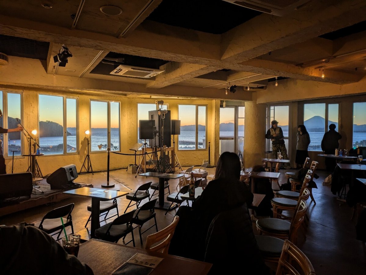 firstpol's tweet image. “Heading towards Sunset” 
日髙晴野さんお目当てだったけど本当に皆さん素晴らしくて会場も天気も最高でしあわせすぎました

全曲好みな音楽を奏でる方やギターも歌声も素晴らしすぎる方とも出会えた！

素敵企画ありがとうございました✨

最後のセッション反射的に撮ったのでOKそうならあげます！