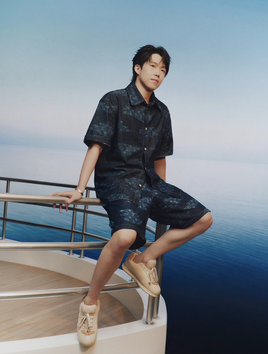 🍉 เสียงลือเสียงเล่าอ้างอันใดพี่เอย

พรุ่งนี้ Louis Vuitton มีจัด Event ที่ปักกิ่งค่ะ มีข่าวซุบซิบมุบมิ้บว่าซามอยด์จะไปร่วมงานด้วย ช่วงเย็นๆ ถ้าคุณมี๊ว่าง มาท้าพิสูจน์กันว่าจริงมั้ย?!

📍13.01.2026 | LV Event

#หวังฉู่ชิน
#WangChuqin
#王楚钦