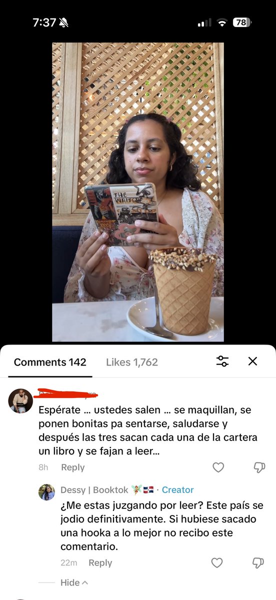 En República Dominicana te juzgan más por leer en público que por sacar una hooka o alcohol en una esquina.