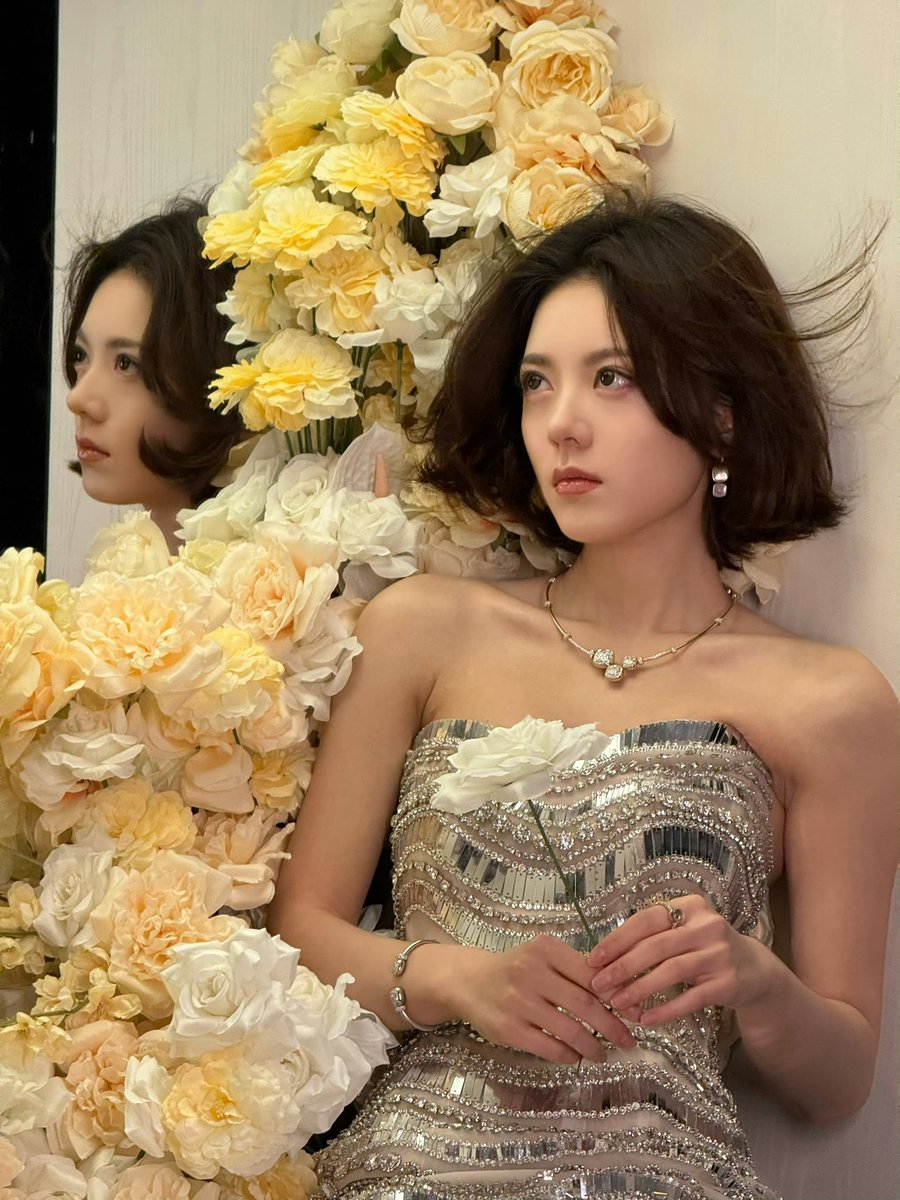 xinnnxinnnn's tweet image. She screams elegance and expensive 😩✨

#ZhaoJinmai