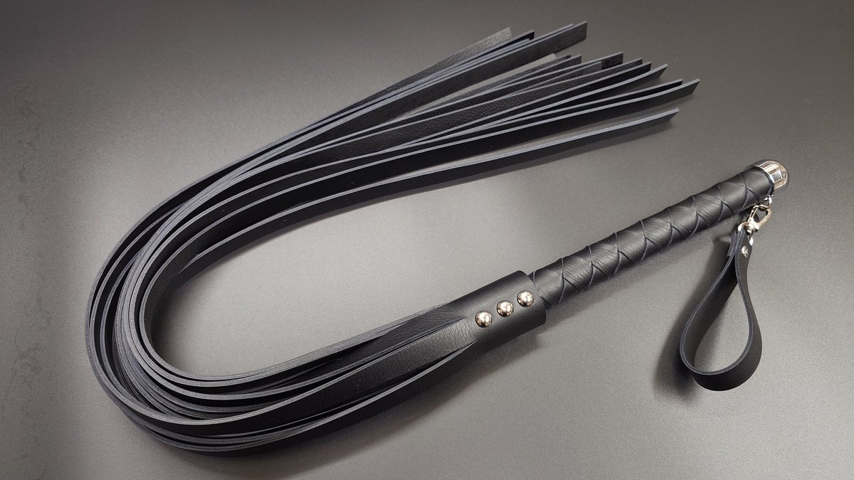 【桃太郎様作品】夕張メロン鞭✴︎2021年頃購入品/自宅保管品/ダブルレザーバラ鞭 即納品】 「ダブルレザー バラ鞭」(ソフトレザー・ブラック)金具色