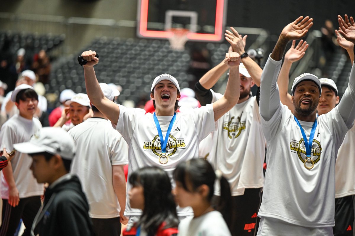 erk06071's tweet photo. 優勝おめでとう🏆
ありがとう！！！最高の推し👊🌊
#アルバルク東京
#テーブス海 https://t.co/oRnym0wnKH