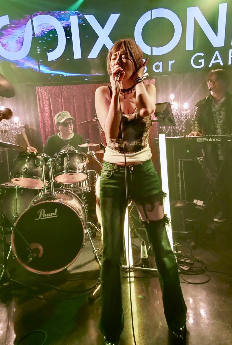 Kaori_LADY_POP's tweet image. 2026/01/10 MONTHLY LIVE @ Live Bar GAKU🍸
駆けつけてくださった皆様!ありがとうございました✨『Over Drive』で恒例になってきたサビの手振り、皆様が手を振ってくださって最幸でした🤲💖
ジュリマリの暴れ馬🐴!?おーちゃんも益々ヤンチャ!善き新年のLIVE始めとなりました♫
#barGAKU #SIXONE #広島