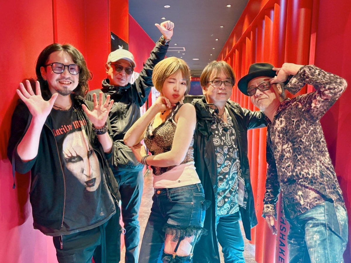 Kaori_LADY_POP's tweet image. 2026/01/10 MONTHLY LIVE @ Live Bar GAKU🍸
駆けつけてくださった皆様!ありがとうございました✨『Over Drive』で恒例になってきたサビの手振り、皆様が手を振ってくださって最幸でした🤲💖
ジュリマリの暴れ馬🐴!?おーちゃんも益々ヤンチャ!善き新年のLIVE始めとなりました♫
#barGAKU #SIXONE #広島