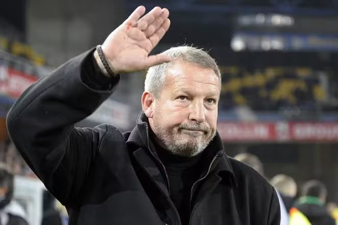 Mathieu2B's tweet image. Au revoir Rolland et merci pour tout ce que tu as apporté au foot ! @OM_Officiel @RCLens @girondins @RMCsport Je suis sincèrement très touché par ton dernier voyage. #RollandCourbis